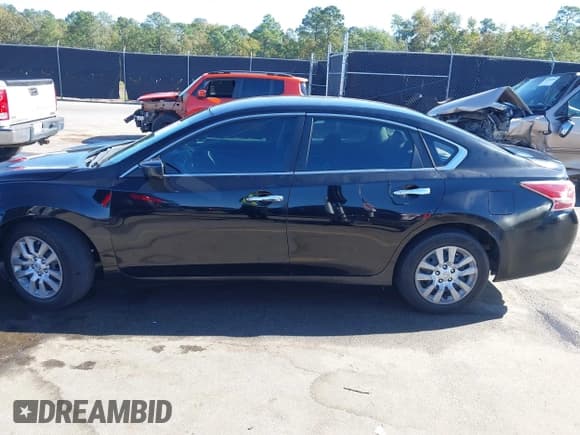 ✅ 2013 Nissan Altima SL • VIN: 1N4AL3AP1DC202381 • Лот: 43525131. Опубликован ранее на IAAI с пробегом 299 935 миль. Бесплатный доступ к архиву аукционных продаж из США и подробный отчёт об истории автомобиля на DreamBid. Изображение 14.