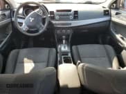 ✅ 2008 Mitsubishi Lancer DE • VIN: JA3AU26U08U004597 • Lot: 71887675. Wystawiony na Copart z przebiegiem 195 459 mil. Bezpłatny archiwum sprzedaży aukcyjnych z USA i szczegółowy raport historii pojazdu na DreamBid. Zdjęcie 8.