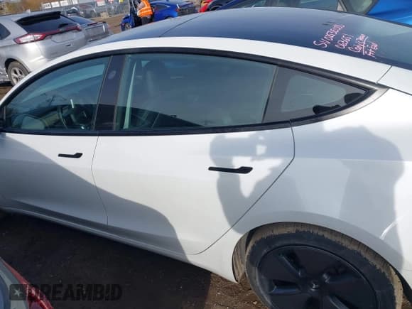 ✅ 2021 Tesla Model 3 Standard Range Plus • VIN: 5YJ3E1EA6MF063651 • Lot: 43740013. Listed on IAAI with 40,152 mi. Free auction sales archive from the USA and detailed vehicle history report at DreamBid. Image 12.