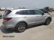✅ 2019 Hyundai Santa Fe SE • VIN: KM8SNDHF9KU306339 • Lot: 60290273. Wystawiony na Copart z przebiegiem 78 432 mil. Bezpłatny archiwum sprzedaży aukcyjnych z USA i szczegółowy raport historii pojazdu na DreamBid. Zdjęcie 3.