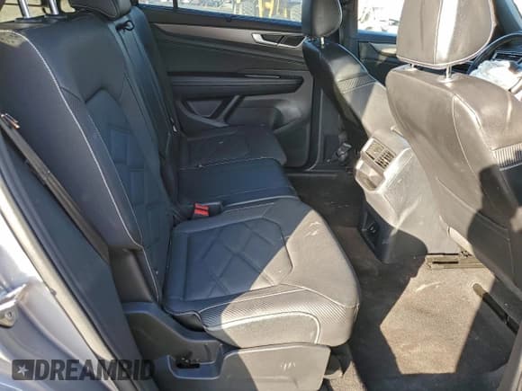 ✅ 2024 Volkswagen Atlas SE • VIN: 1V2HE2CA2RC231769 • Lot: 96162585. Wystawiony na Copart z przebiegiem 38 618 mil. Bezpłatny archiwum sprzedaży aukcyjnych z USA i szczegółowy raport historii pojazdu na DreamBid. Zdjęcie 10.