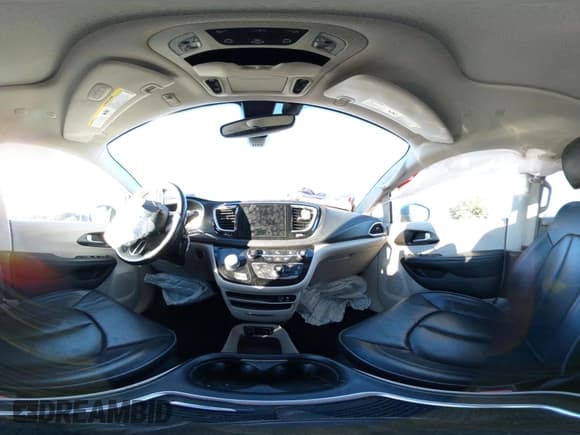 ✅ 2020 Chrysler Pacifica Limited • VIN: 2C4RC1GG0LR109673 • Лот: 43600805. Опубликован ранее на IAAI с пробегом 57 384 миль. Бесплатный доступ к архиву аукционных продаж из США и подробный отчёт об истории автомобиля на DreamBid. Изображение 19.