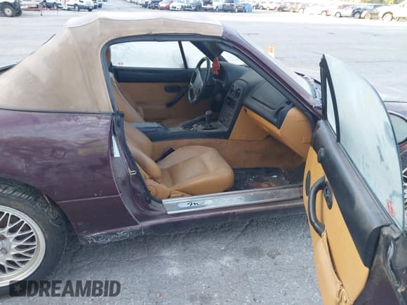 ✅ 1995 Mazda MX-5 Miata • VIN: JM1NA3533S0615913 • Lot: 43218520. Listed on IAAI with 180,121 mi. Free auction sales archive from the USA and detailed vehicle history report at DreamBid. Image 5.