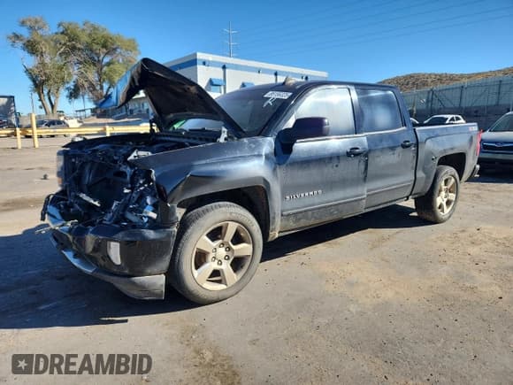 ✅ 2017 Chevrolet Silverado 1500 LT • VIN: 3GCUKREC8HG377976 • Lot: 86156325. Listed on Copart with 288,950 mi. Free auction sales archive from the USA and detailed vehicle history report at DreamBid. Image 1.