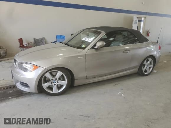 ✅ 2009 BMW 1 Series 135i • VIN: WBAUN93539VK40185 • Lot: 70373675. Wystawiony na Copart z przebiegiem 124 555 mil. Bezpłatny archiwum sprzedaży aukcyjnych z USA i szczegółowy raport historii pojazdu na DreamBid. Zdjęcie 1.
