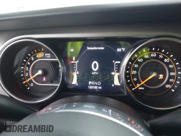 ✅ 2018 Jeep Wrangler Unlimited Sahara • VIN: 1C4HJXEN0JW320639 • Lot: 42646123. Wystawiony na IAAI z przebiegiem 122 182 mil. Bezpłatny archiwum sprzedaży aukcyjnych z USA i szczegółowy raport historii pojazdu na DreamBid. Zdjęcie 7.