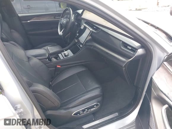 ✅ 2023 Jeep Grand Cherokee Overland • VIN: 1C4RJYD64PC595705 • Lot: 42743737. Listed on IAAI with 31,028 mi. Free auction sales archive from the USA and detailed vehicle history report at DreamBid. Image 5.