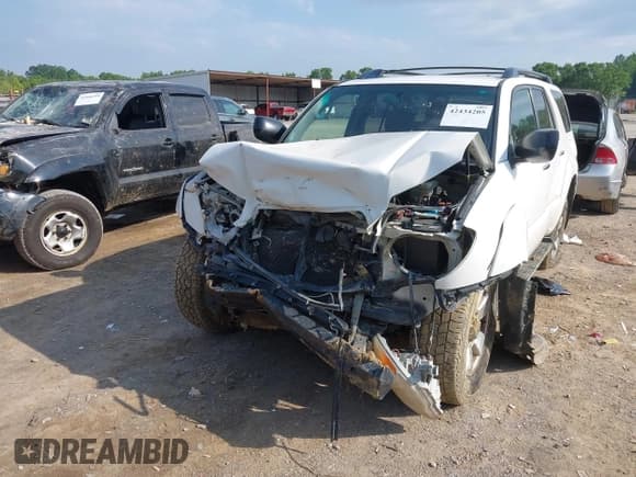 ✅ 2008 Toyota 4Runner SR5 • VIN: JTEBU14R38K011842 • Lot: 42434205. Listed on IAAI with 210,758 mi. Free auction sales archive from the USA and detailed vehicle history report at DreamBid. Image 6.