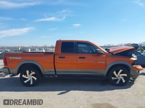 ✅ 2010 Dodge 1500 SLT • VIN: 1D7RB1GT9AS171008 • Lot: 41647485. Wystawiony na IAAI z przebiegiem 120 242 mil. Bezpłatny archiwum sprzedaży aukcyjnych z USA i szczegółowy raport historii pojazdu na DreamBid. Zdjęcie 13.