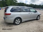 ✅ 2019 Toyota Sienna LE Auto Access Seat • VIN: 5TDKZ3DC0KS982049 • Lot: 69997545. Listed on Copart with 183,800 mi. Free auction sales archive from the USA and detailed vehicle history report at DreamBid. Image 3.