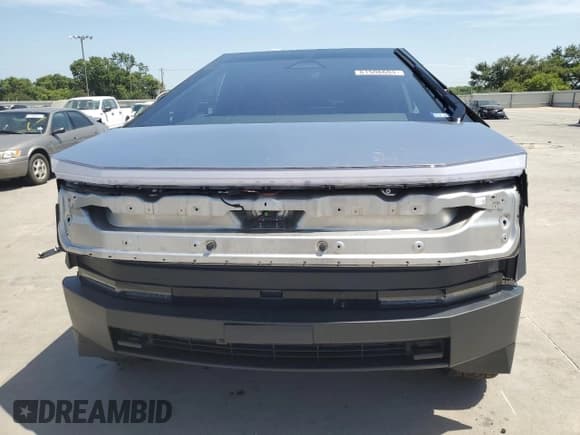 ✅ 2024 Tesla Cybertruck • VIN: 7G2CEHED5RA004336 • Lot: 61506604. Wystawiony na Copart z przebiegiem 4 743 mil. Bezpłatny archiwum sprzedaży aukcyjnych z USA i szczegółowy raport historii pojazdu na DreamBid. Zdjęcie 5.