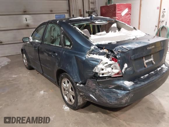 ✅ 2006 Volvo S40 2.4L • VIN: YV1MS382362185686 • Lot: 43809122. Listed on IAAI with 67,927 mi. Free auction sales archive from the USA and detailed vehicle history report at DreamBid. Image 3.