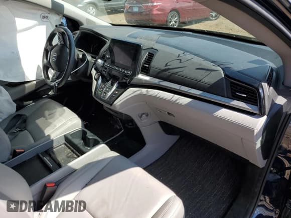 ✅ 2024 Honda Odyssey Touring • VIN: 5FNRL6H89RB029376 • Lot: 71989505. Listed on Copart with 25,917 mi. Free auction sales archive from the USA and detailed vehicle history report at DreamBid. Image 8.