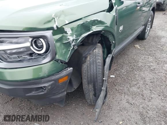 ✅ 2024 Ford Bronco Sport Big Bend • VIN: 3FMCR9B65RRE65567 • Lot: 43800083. Wystawiony na IAAI z przebiegiem 21 797 mil. Bezpłatny archiwum sprzedaży aukcyjnych z USA i szczegółowy raport historii pojazdu na DreamBid. Zdjęcie 6.