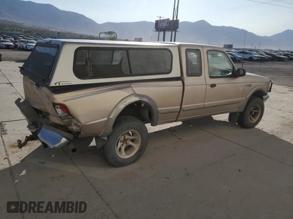 ✅ 1994 Ford Ranger Splash • VIN: 1FTDR15X3RPB14856 • Лот: 81265565. Опубликован ранее на Copart с пробегом 303 290 миль. Бесплатный доступ к архиву аукционных продаж из США и подробный отчёт об истории автомобиля на DreamBid. Изображение 3.