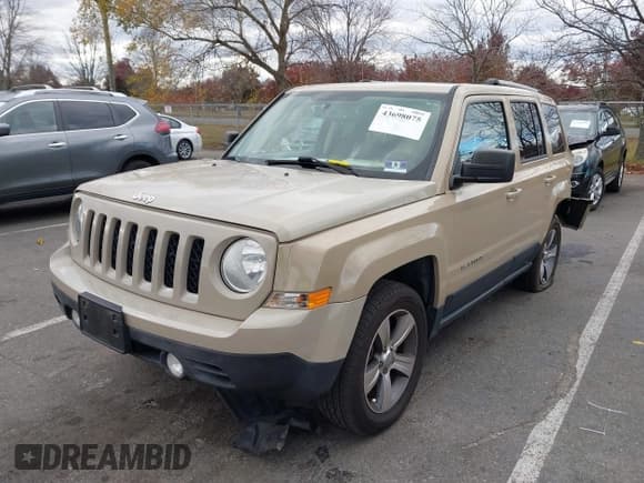 ✅ 2017 Jeep Patriot Latitude • VIN: 1C4NJRFB3HD194379 • Lot: 43698075. Listed on IAAI with 146,021 mi. Free auction sales archive from the USA and detailed vehicle history report at DreamBid. Image 2.