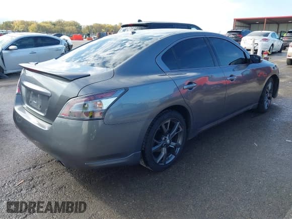 ✅ 2014 Nissan Maxima S • VIN: 1N4AA5AP2EC491788 • Lot: 43625815. Wystawiony na IAAI z przebiegiem 135 595 mil. Bezpłatny archiwum sprzedaży aukcyjnych z USA i szczegółowy raport historii pojazdu na DreamBid. Zdjęcie 4.