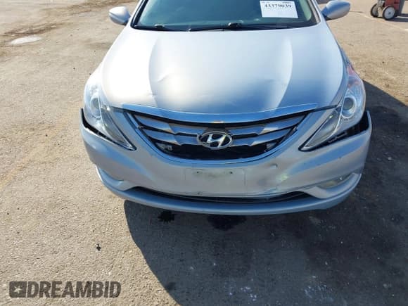 ✅ 2013 Hyundai Sonata SE • VIN: 5NPEC4AC5DH796881 • Лот: 43379039. Опубликован ранее на IAAI с пробегом 120 125 миль. Бесплатный доступ к архиву аукционных продаж из США и подробный отчёт об истории автомобиля на DreamBid. Изображение 6.