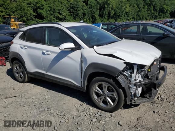 ✅ 2023 Hyundai Kona SEL • VIN: KM8K6CAB6PU042387 • Лот: 67103474. Опубликован ранее на Copart с пробегом 32 882 миль. Бесплатный доступ к архиву аукционных продаж из США и подробный отчёт об истории автомобиля на DreamBid. Изображение 4.