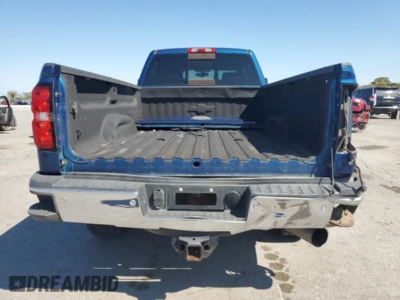 ✅ 2018 Chevrolet Silverado 1500 • VIN: 1GC4CZCY5JF196630 • Лот: 71878275. Опубликован ранее на Copart с пробегом 205 432 миль. Бесплатный доступ к архиву аукционных продаж из США и подробный отчёт об истории автомобиля на DreamBid. Изображение 6.