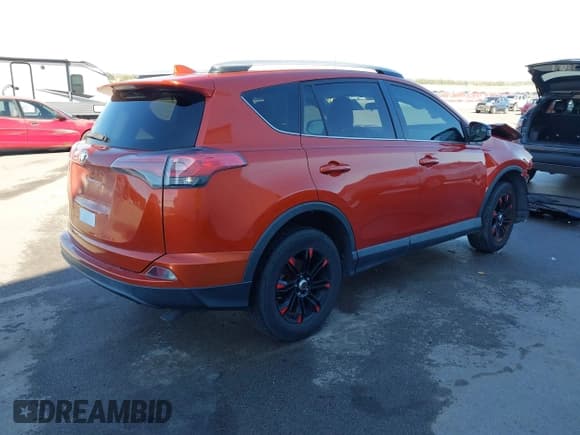 ✅ 2016 Toyota RAV4 LE • VIN: 2T3ZFREV0GW268275 • Lot: 43448641. Wystawiony na IAAI z przebiegiem 105 958 mil. Bezpłatny archiwum sprzedaży aukcyjnych z USA i szczegółowy raport historii pojazdu na DreamBid. Zdjęcie 4.