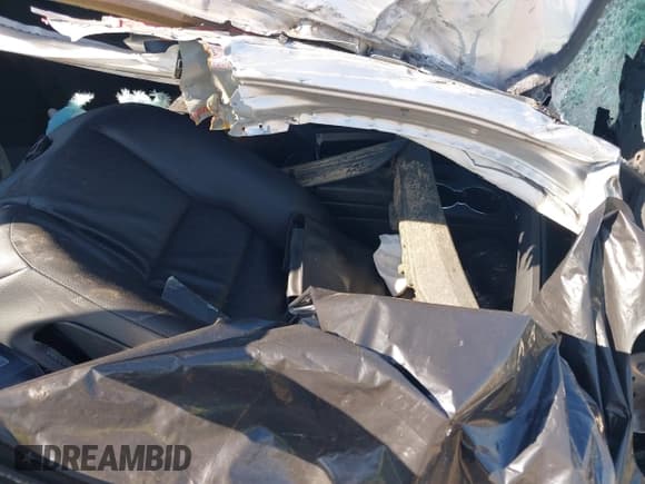 ✅ 2012 Mercedes-Benz C 300 Sport • VIN: WDDGF8BB6CA606174 • Lot: 41355411. Listed on IAAI with Not provided. Free auction sales archive from the USA and detailed vehicle history report at DreamBid. Image 5.