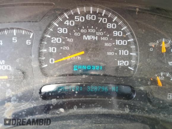 ✅ 2004 Chevrolet Silverado 1500 LS • VIN: 2GCEK13T941406722 • Lot: 59933435. Wystawiony na Copart z przebiegiem 328 796 mil. Bezpłatny archiwum sprzedaży aukcyjnych z USA i szczegółowy raport historii pojazdu na DreamBid. Zdjęcie 9.