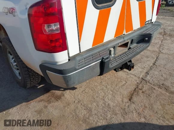 ✅ 2011 Chevrolet Silverado 2500HD Work Truck • VIN: 1GC2KVCG6BZ332676 • Lot: 43212579. Wystawiony na IAAI z przebiegiem 255 754 mil. Bezpłatny archiwum sprzedaży aukcyjnych z USA i szczegółowy raport historii pojazdu na DreamBid. Zdjęcie 12.