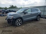 ✅ 2022 Volkswagen Taos SEL • VIN: 3VV2X7B21NM017584 • Lot: 68701625. Wystawiony na Copart z przebiegiem 76 514 mil. Bezpłatny archiwum sprzedaży aukcyjnych z USA i szczegółowy raport historii pojazdu na DreamBid. Zdjęcie 1.