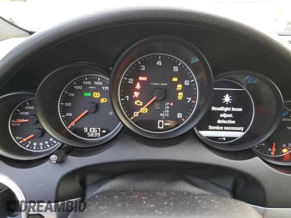 ✅ 2017 Porsche Cayenne • VIN: WP1AA2A29HKA88414 • Lot: 72027552. Listed on Copart with 91,067 mi. Free auction sales archive from the USA and detailed vehicle history report at DreamBid. Image 9.