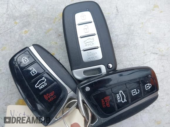 ✅ 2016 Hyundai Genesis 3.8L • VIN: KMHGN4JE9GU110867 • Lot: 41729504. Wystawiony na IAAI z przebiegiem 126 247 mil. Bezpłatny archiwum sprzedaży aukcyjnych z USA i szczegółowy raport historii pojazdu na DreamBid. Zdjęcie 11.