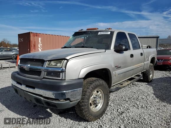 ✅ 2004 Chevrolet Silverado 2500HD LS • VIN: 1GCHK23124F119653 • Lot: 92256905. Wystawiony na Copart z przebiegiem Nie podano. Bezpłatny archiwum sprzedaży aukcyjnych z USA i szczegółowy raport historii pojazdu na DreamBid. Zdjęcie 1.