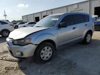 ✅ 2010 Mitsubishi Outlander ES • VIN: JA4AS2AW9AZ004066 • Lot: 61641985. Wystawiony na Copart z przebiegiem 174 595 mil. Bezpłatny archiwum sprzedaży aukcyjnych z USA i szczegółowy raport historii pojazdu na DreamBid. Zdjęcie 1.
