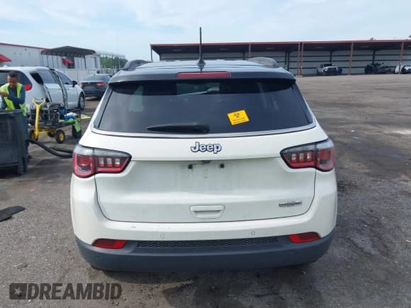✅ 2020 Jeep Compass Latitude • VIN: 3C4NJCBB5LT230420 • Lot: 42362072. Wystawiony na IAAI z przebiegiem 65 713 mil. Bezpłatny archiwum sprzedaży aukcyjnych z USA i szczegółowy raport historii pojazdu na DreamBid. Zdjęcie 16.