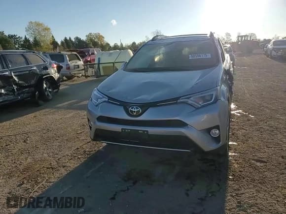 ✅ 2017 Toyota RAV4 Limited • VIN: 2T3DFREV2HW564703 • Lot: 90596175. Wystawiony na Copart z przebiegiem 28 438 mil. Bezpłatny archiwum sprzedaży aukcyjnych z USA i szczegółowy raport historii pojazdu na DreamBid. Zdjęcie 13.