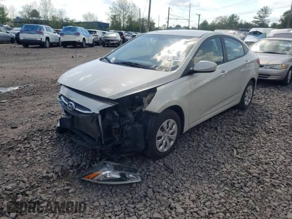2016 Hyundai Accent SE с VIN KMHCT4AE1GU019015, выставлен на аукционе Copart как лот 44672682 с пробегом 86 210 миль миль и . История ставок и продаж доступна на DreamBid. Изображение 2.
