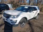 ✅ 2017 Ford Explorer Sport • VIN: 1FM5K8GT0HGB29689 • Lot: 43794997. Wystawiony na IAAI z przebiegiem 126 233 mil. Bezpłatny archiwum sprzedaży aukcyjnych z USA i szczegółowy raport historii pojazdu na DreamBid. Zdjęcie 2.