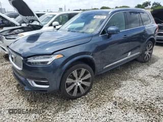 ✅ 2023 Volvo XC90 Plus • VIN: YV4H600N7P1950869 • Lot: 60620654. Wystawiony na Copart z przebiegiem 12 510 mil. Bezpłatny archiwum sprzedaży aukcyjnych z USA i szczegółowy raport historii pojazdu na DreamBid. Zdjęcie 1.