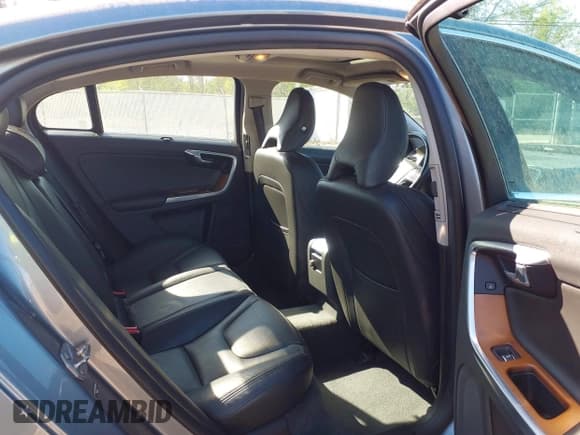 ✅ 2016 Volvo S60 T5 Drive-E Premier • VIN: LYV402FK9GB094916 • Lot: 42117019. Listed on IAAI with 65,592 mi. Free auction sales archive from the USA and detailed vehicle history report at DreamBid. Image 8.