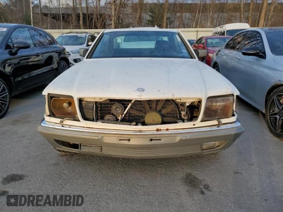 ✅ 1984 Mercedes-Benz 500 • VIN: WDB1260441A061720 • Лот: 93342945. Опубликован ранее на Copart с пробегом 117 508 миль. Бесплатный доступ к архиву аукционных продаж из США и подробный отчёт об истории автомобиля на DreamBid. Изображение 5.