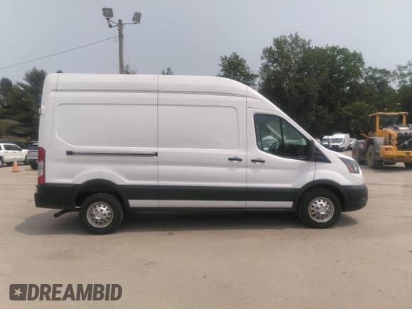 ✅ 2023 Ford Transit Cargo • VIN: 1FTBR2X87PKB02108 • Lot: 42432188. Listed on IAAI with 69,586 mi. Free auction sales archive from the USA and detailed vehicle history report at DreamBid. Image 13.