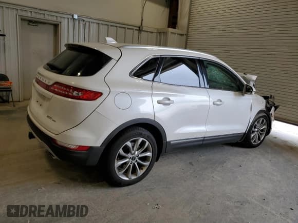 ✅ 2017 Lincoln MKC Select • VIN: 5LMCJ2D95HUL45133 • Lot: 57479745. Wystawiony na Copart z przebiegiem 125 927 mil. Bezpłatny archiwum sprzedaży aukcyjnych z USA i szczegółowy raport historii pojazdu na DreamBid. Zdjęcie 3.