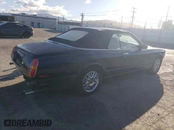 ✅ 2002 Bentley Azure • VIN: SCBZK22E62CX01085 • Lot: 47396865. Wystawiony na Copart z przebiegiem 69 360 mil. Bezpłatny archiwum sprzedaży aukcyjnych z USA i szczegółowy raport historii pojazdu na DreamBid. Zdjęcie 3.