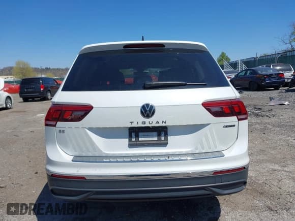 ✅ 2023 Volkswagen Tiguan SE • VIN: 3VVMB7AX4PM128427 • Lot: 42054477. Listed on IAAI with 29,731 mi. Free auction sales archive from the USA and detailed vehicle history report at DreamBid. Image 15.