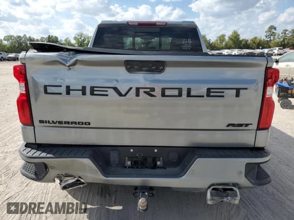 ✅ 2023 Chevrolet Silverado 1500 RST • VIN: 2GCUDEED9P1130064 • Лот: 89519675. Опубликован ранее на Copart с пробегом 26 700 миль. Бесплатный доступ к архиву аукционных продаж из США и подробный отчёт об истории автомобиля на DreamBid. Изображение 6.