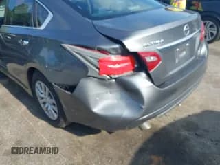 ✅ 2018 Nissan Altima SV • VIN: 1N4AL3AP2JC102785 • Lot: 42484598. Listed on IAAI with 171,821 mi. Free auction sales archive from the USA and detailed vehicle history report at DreamBid. Image 6.