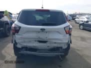 ✅ 2017 Ford Escape SE • VIN: 1FMCU0GD9HUD20265 • Lot: 41389092. Wystawiony na IAAI z przebiegiem 66 778 mil. Bezpłatny archiwum sprzedaży aukcyjnych z USA i szczegółowy raport historii pojazdu na DreamBid. Zdjęcie 17.