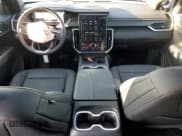 ✅ 2024 GMC Acadia FWD Elevation • VIN: 1GKENKKS4RJ155213 • Lot: 45335845. Wystawiony na Copart z przebiegiem 15 547 mil. Bezpłatny archiwum sprzedaży aukcyjnych z USA i szczegółowy raport historii pojazdu na DreamBid. Zdjęcie 8.