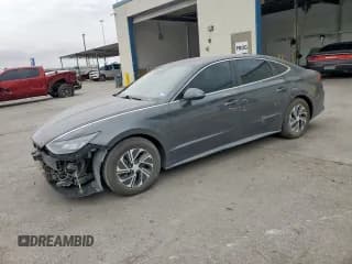 ✅ 2022 Hyundai Sonata Blue • VIN: KMHL24JJ0NA043921 • Лот: 61623285. Опубликован ранее на Copart с пробегом 117 551 миль. Бесплатный доступ к архиву аукционных продаж из США и подробный отчёт об истории автомобиля на DreamBid. Изображение 1.