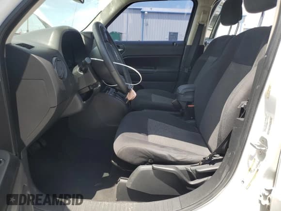 ✅ 2011 Jeep Patriot Sport • VIN: 1J4NT1GBXBD233691 • Lot: 66482455. Listed on Copart with 121,354 mi. Free auction sales archive from the USA and detailed vehicle history report at DreamBid. Image 7.